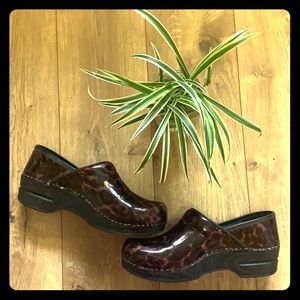 Sanita clogs